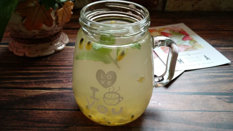 百香果薄荷蜂蜜水