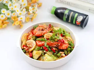 泰式风味酸辣虾,夏天的绝配，做法简单你学会了吗！
