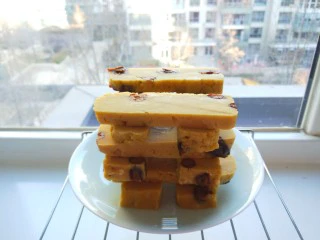 新文美食 北京特色小吃蒸年糕,切好的年糕条,吃的时候可以放入锅中蒸热吃。