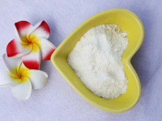 百变水果 芒果冰格,取澳优淳璀有机奶粉3勺子。