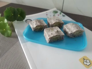 厚切酸奶冰淇淋,切小方块