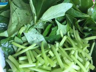 辣椒虾酱地瓜叶·东南亚风味,地瓜叶处理好，备用