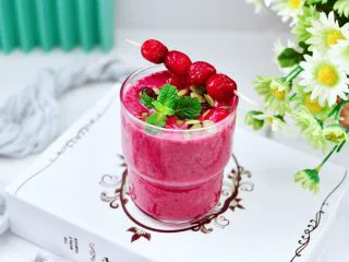 香蕉蔓越莓奶昔,每天一杯既饱口福又不长肉肉。