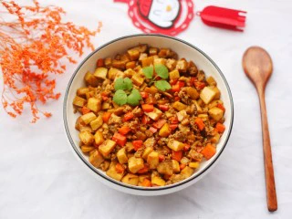 米饭杀手肉末炒杏鲍菇,翻炒均匀即可出锅。