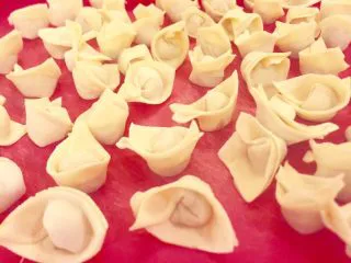 乡味~重庆小吃红油抄手,全部包好了,每次我都会包多。