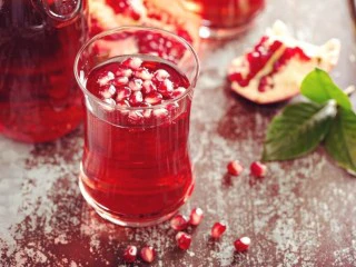 石榴气泡鸡尾酒,完成