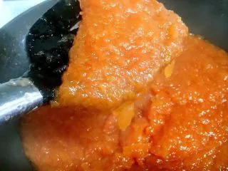 柚子茶/果酱,熬煮至粘稠