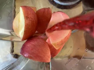 蔓越莓苹果汁,放蔓越莓汁