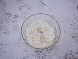 香浓奶香玉米汁,糯米提前几小时浸泡备用，如果没时间，可以晚上先浸泡，第二天起来就可以用了