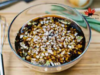 BBQ风味烤牛板腱,加入白洋葱