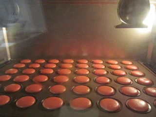 法式甜点马卡龙,烤箱预热先160度烤