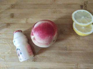 柠檬蜜桃养乐多—夏天的快乐,准备食材