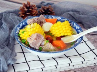 玉米胡萝卜山药排骨汤,喝起来~