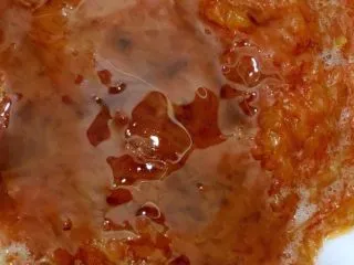 柚子茶/果酱,晾凉后倒入蜂蜜