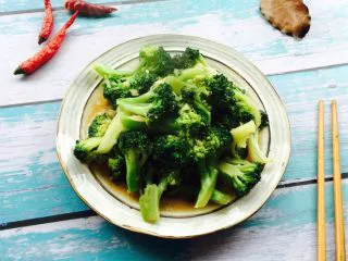 蒜蓉蚝油西兰花,成品图