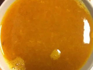 泰国风味凉拌菜,装碗中放凉备用