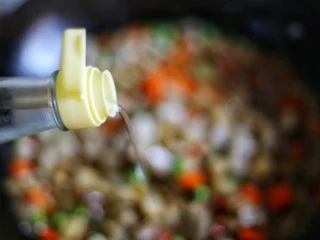 下饭神器小炒藕丁,1勺醋。