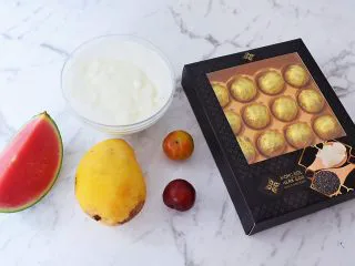 芝麻酸奶水果冻,准备好材料