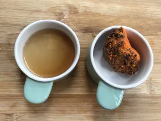 萝卜干炒蚬肉（麻辣风味）,准备料酒和桥头麻辣火锅料，看自己的口味增加。