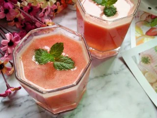 西红柿蜂蜜汁,一杯非常有颜值的饮品