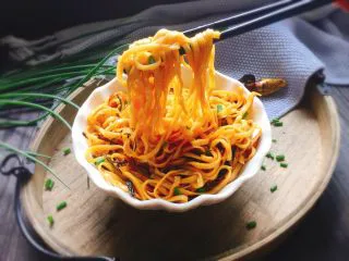 地方小吃+上海葱油拌面,特别香