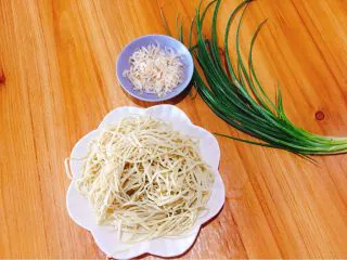 地方小吃+上海葱油拌面,食材准备好