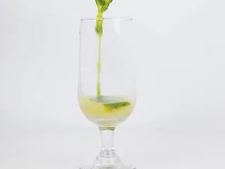 爱上这个夏天，微醺让你温暖而美丽！,倒入奇异果果酱