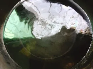 地方小吃+上海葱油拌面,准备一个锅，锅里加水烧沸腾