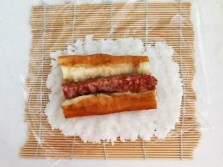 上班族的便当 风味独特的粢饭团,在油条中间加入腊肠