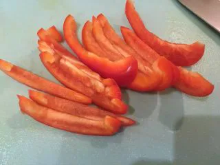 普罗旺斯风味番茄烩大虾,先切丝