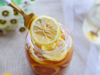 冬至美食 柠檬蜂蜜水,酸酸甜甜。
