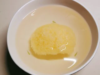 苹果银耳红枣汤,这是泡发后的样子