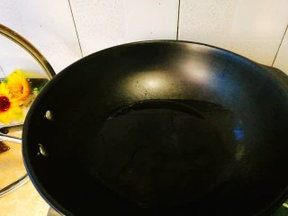 家常菜+红烧明虾,陶瓷炒锅起油锅