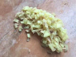 超级下饭的豆角焖饭，爱吃面食的北方人不容错过,姜末适量，没有可不加