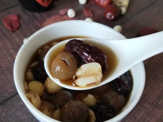 莲子红枣桂圆汤,超好喝