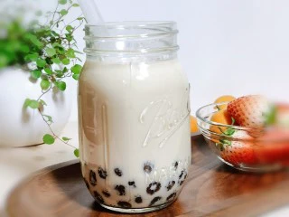 宅家自制珍珠奶茶,热乎乎的奶茶做起来就这么简单。