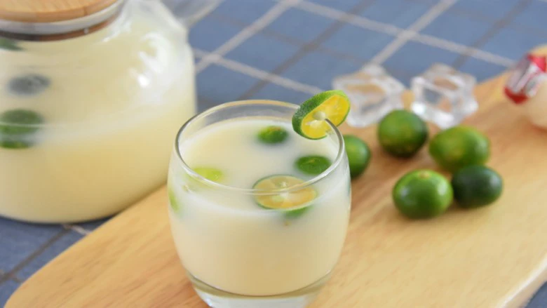 养乐多青柠绿茶—简单易学的小清新饮料，奶茶铺点单率超高