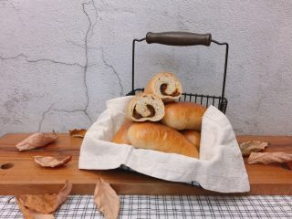 芝士辣肉松面包 | 手揉党