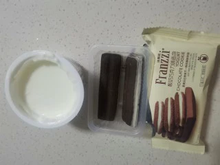 厚切酸奶冰淇淋,准备食材