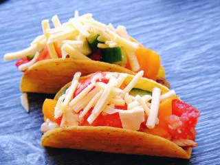 秘制异国风味鸡胸肉腌料&绝佳搭配 （减肥必备）,撒上马苏里拉奶酪或任何你喜欢的芝士