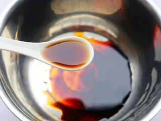 低脂爽脆开胃下饭的腌黄瓜条,2勺陈醋。