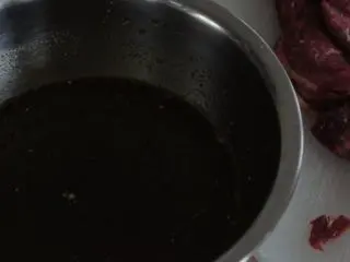 八珍盛宴：过年少不了的零食风味牛肉干 ,混合所有腌制材料