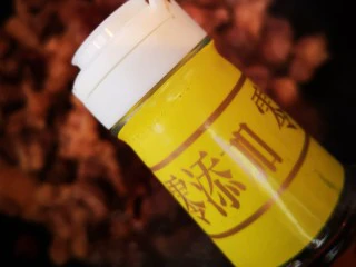 秘制红烧牛肉,加入料酒