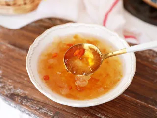 桃胶皂角米雪燕羹,图六