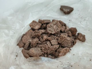 不怕化的冰激凌,看我让它72变~,捏碎