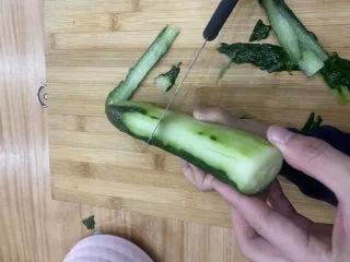 超级清爽的青瓜百香果燕窝,黄瓜半根去皮