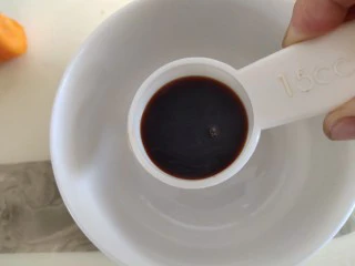 懒人排骨焖饭,碗里加3勺生抽