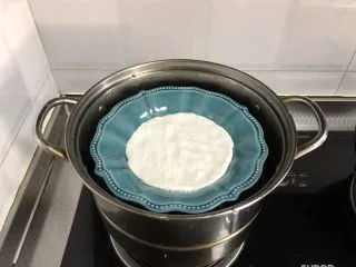 老北京驴打滚,上锅蒸熟,开锅后15-20分钟