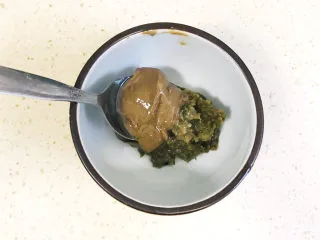 家乡小吃—焖子,再加两勺芝麻酱