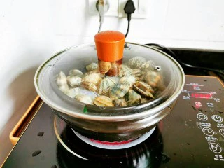 停不下来的花甲粉丝煲,盖上盖子